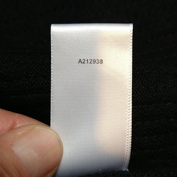 The Quacker Factory Sequin Sweater Cardigan Button Medium M Shiny EUC - Picture 13 of 13